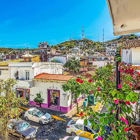 Malecon Beach Side Downtown Condo Пуэрто-Вальярта Экстерьер фото